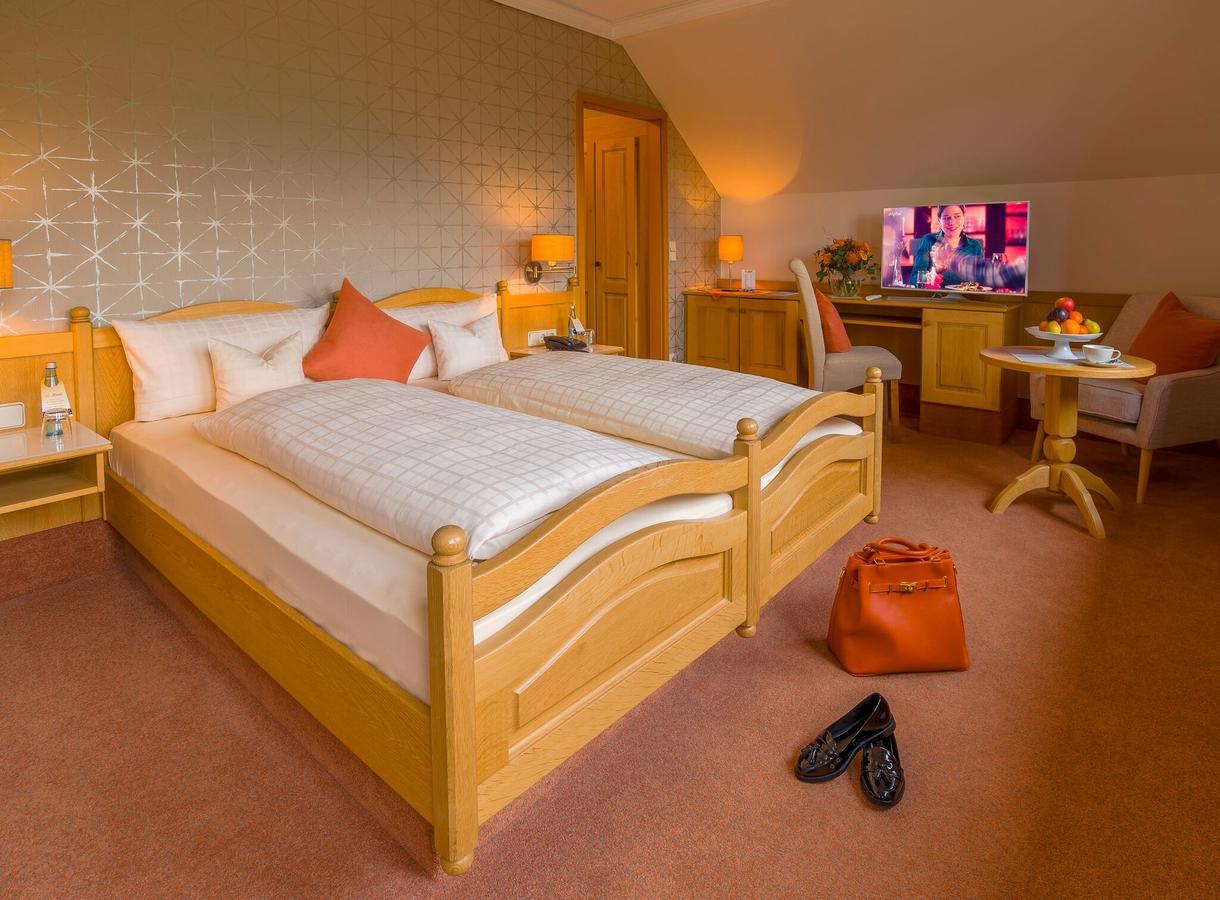 Krone Am Park - Gaestehaus Des Hotel Krone Алценау-ин-Унтерфранкен Екстериор снимка